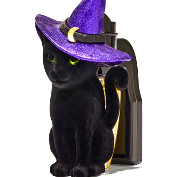 HALLOWEEN WITCH CAT NIGHTLIGHT
Wallflowers Fragrance Plug IN - Picture 5 of 5